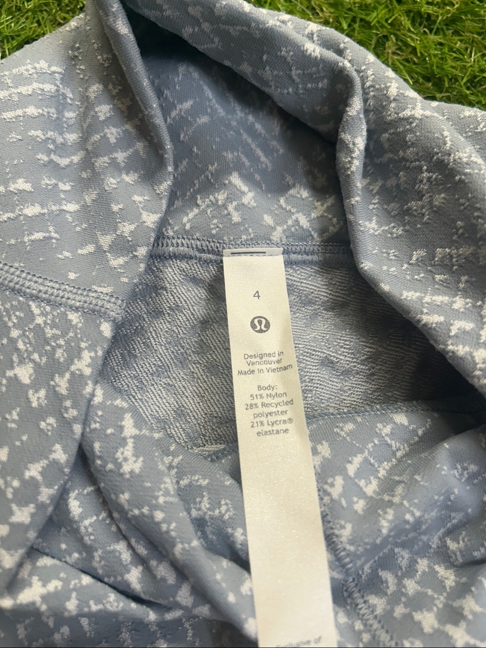 lululemon athletica Light Blue and White Textured Leggings - Picture 4 of 4